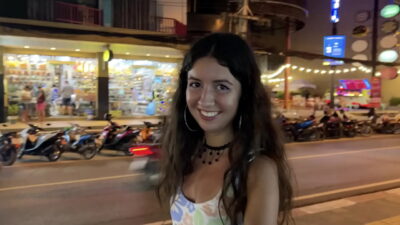 Encheu o cu da novinha de leite